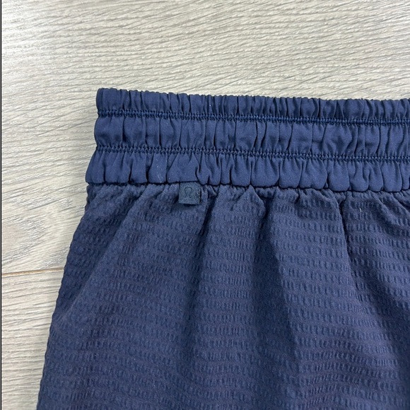 Lululemon Pack Light Shorts (2.5") Midnight Navy - Picture 8 of 13